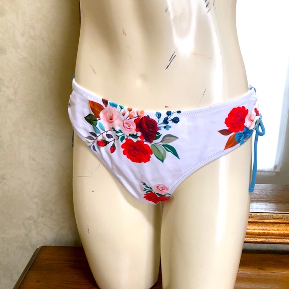 New women’s Cupshe floral bikini bottoms.  Size XL. Ties at sides. - Picture 11 of 11